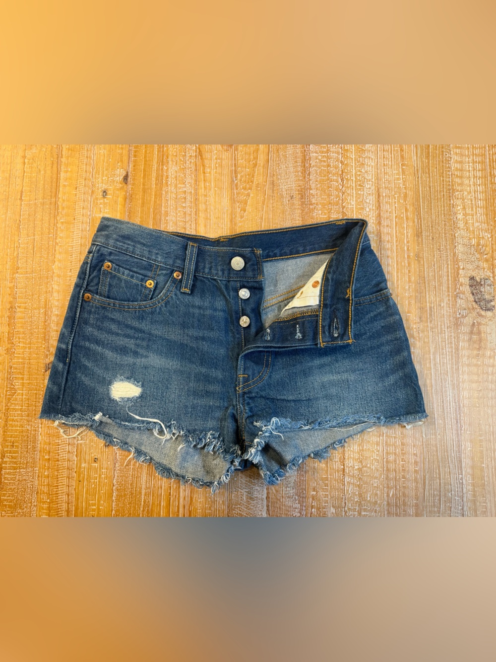 Mid-Rise Levi’s Cutoff Shorts